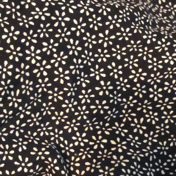 Brandy Melville skirt excellent used condition. - Picture 3 of 4